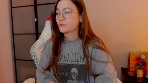 Mia with a big heart  online show from 01.12.25