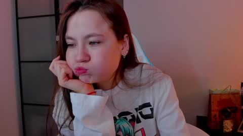 Mia with a big heart  online show from 02.01.25