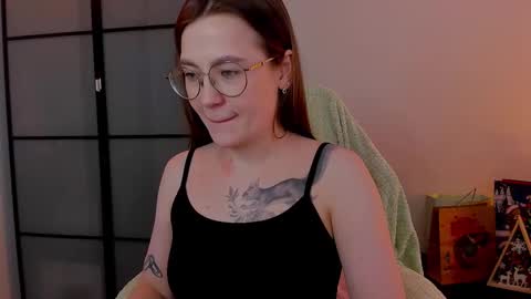 Mia with a big heart  online show from 02.12.25