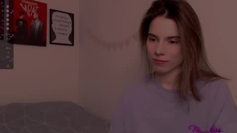 Snapshot of _ni_kiss chatting on 02.15.25 Nika online show from 02.15.25