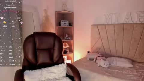 Snapshot of _niah_ chatting on 01.14.25 Niah You can call me Ni or cutie haha online show from 01.14.25