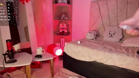 Snapshot of _niah_ chatting on 02.16.25 Niah You can call me Ni or cutie haha online show from 02.16.25