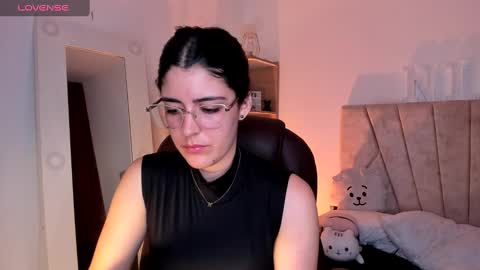 Snapshot of _niah_ chatting on 03.01.25 Niah You can call me Ni or cutie haha online show from 03.01.25