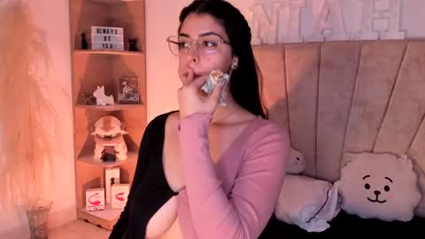 Snapshot of _niah_ chatting on 03.05.25 Niah You can call me Ni or cutie haha online show from 03.05.25