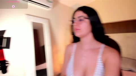 Snapshot of _niah_ chatting on 09.28.25 Niah You can call me Ni or cutie haha online show from 09.28.25