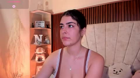 Snapshot of _niah_ chatting on 10.19.25 Niah You can call me Ni or cutie haha online show from 10.19.25