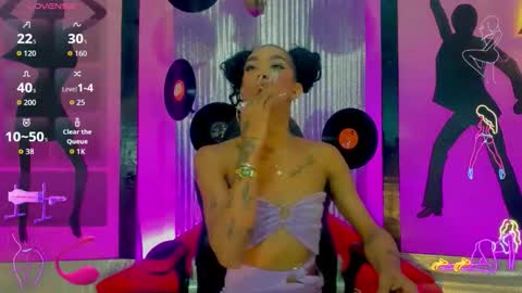 Snapshot of _nickyminach chatting on 10.27.25 Nicky Please help me with your thumbs up its importan online show from 10.27.25