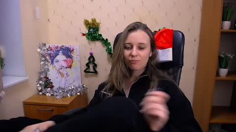 Snapshot of _nicole_new chatting on 12.11.24 Nica online show from 12.11.24