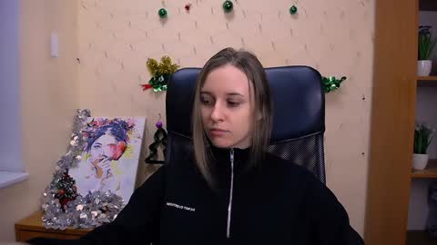 Snapshot of _nicole_new chatting on 12.26.24 Nica online show from 12.26.24