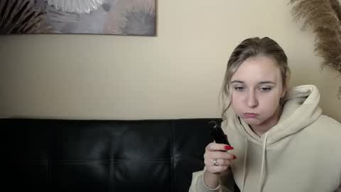 Snapshot of _nicole_new chatting on 11.05.25 Nica online show from 11.05.25