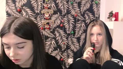 Snapshot of _nicole_new chatting on 12.21.25 Nica online show from 12.21.25