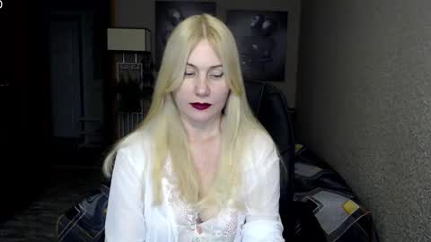 Snapshot of _night_fantasy_ chatting on 01.29.25 Donella online show from 01.29.25