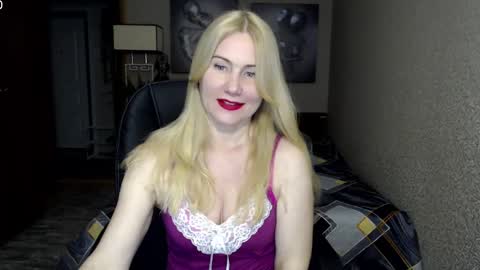 Snapshot of _night_fantasy_ chatting on 02.17.25 Donella online show from 02.17.25