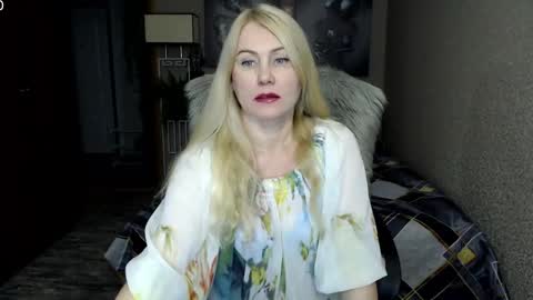 Snapshot of _night_fantasy_ chatting on 12.01.25 Donella online show from 12.01.25