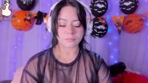 niiky online show from 10.20.25