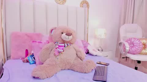 Snapshot of _ninafox_ chatting on 02.16.26 ninafox online show from 02.16.26