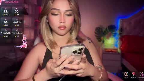 Snapshot of _nippleticklexxx chatting on 10.10.25 Lily online show from 10.10.25