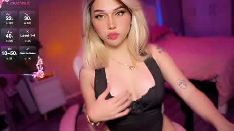 Snapshot of _nippleticklexxx chatting on 12.21.25 Lily online show from 12.21.25