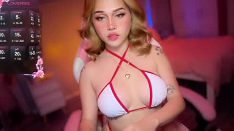 Snapshot of _nippleticklexxx chatting on 12.22.25 Lily online show from 12.22.25