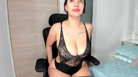 Snapshot of _pamela_saenz05 chatting on 02.20.25 Pamela online show from 02.20.25