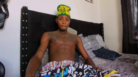 Snapshot of _pantera_09 chatting on 11.08.25 Kevin online show from 11.08.25