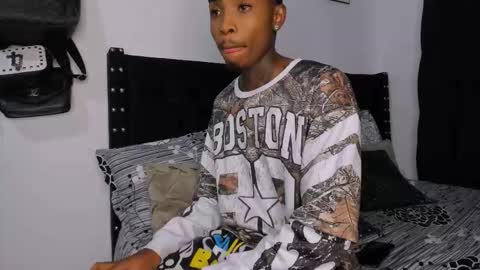 Snapshot of _pantera_09 chatting on 11.13.25 Kevin online show from 11.13.25