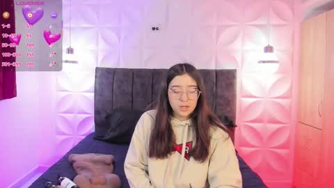 Pau online show from 12.18.25