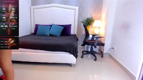  peach1  online show from 01.28.25