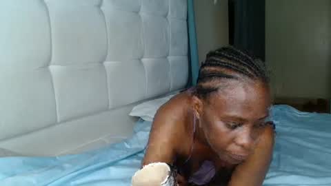 Snapshot of _peach_p chatting on 12.02.25 Peach online show from 12.02.25