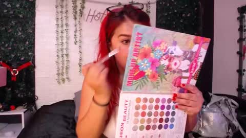 Snapshot of _poison_sweet chatting on 12.11.24 Laura online show from 12.11.24