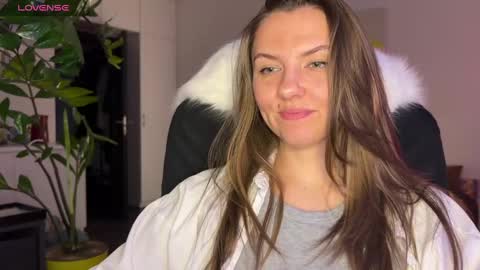 Snapshot of _private_person_ chatting on 01.02.25 HADLY today day-off see u online 0112 online show from 01.02.25