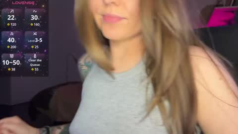 Snapshot of _private_person_ chatting on 01.06.25 HADLY today day-off see u online 0112 online show from 01.06.25