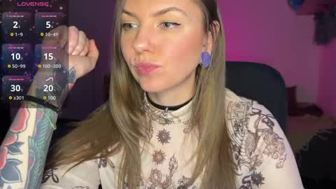 Snapshot of _private_person_ chatting on 01.21.25 HADLY today day-off see u online 0112 online show from 01.21.25