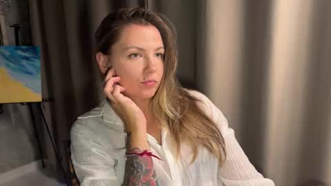 Snapshot of _private_person_ chatting on 10.17.25 HADLY today day-off see u online 0112 online show from 10.17.25