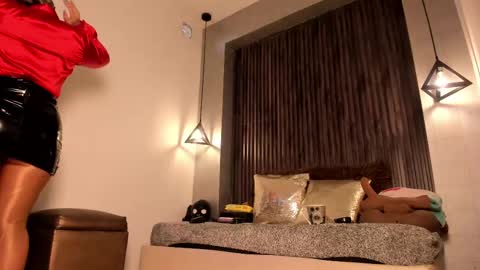 Snapshot of _rebecca1 chatting on 02.11.25 rebecca online show from 02.11.25