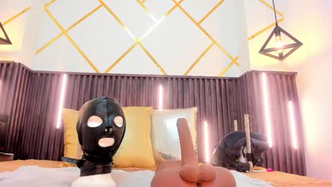 Snapshot of _rebecca1 chatting on 11.08.25 rebecca online show from 11.08.25