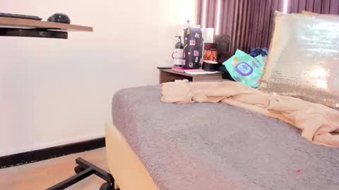 Snapshot of _rebecca1 chatting on 11.20.25 rebecca online show from 11.20.25