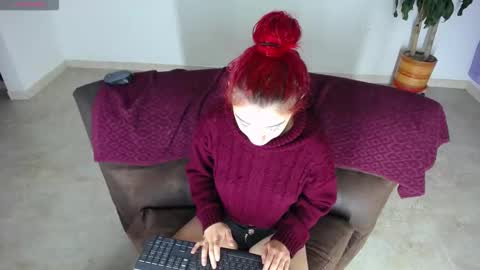 Snapshot of _reddevil18 chatting on 11.03.25 caroline online show from 11.03.25