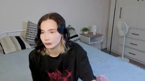 LISSAPVT IS OPEN online show from 09.18.25