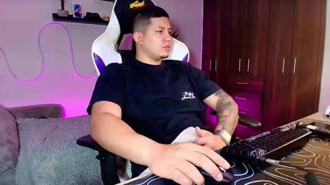 Roberto online show from 03.12.25