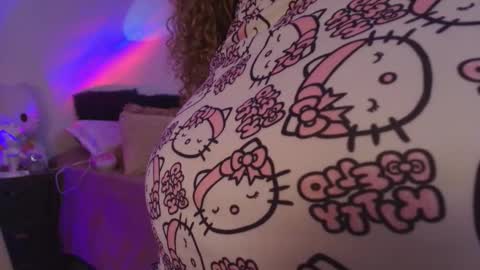 Snapshot of _rose_smith chatting on 11.06.25 _rose_smith online show from 11.06.25