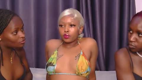 Snapshot of _roxxana chatting on 02.17.26 Roxxana online show from 02.17.26