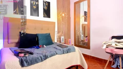 SAMANTHA FOX online show from 09.16.25