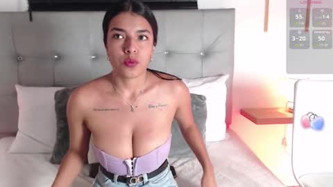 Snapshot of _sara_conor chatting on 10.30.25 sara online show from 10.30.25