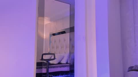 Snapshot of _saragarcia_ chatting on 01.27.25 Sara online show from 01.27.25