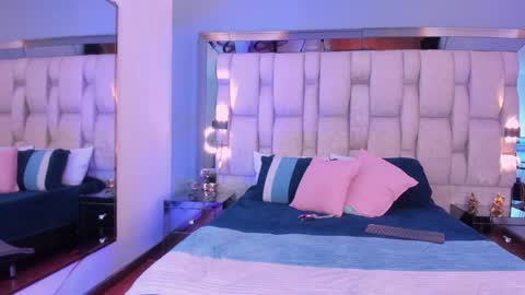 Snapshot of _saragarcia_ chatting on 01.28.25 Sara online show from 01.28.25