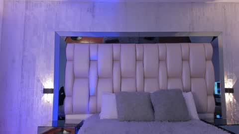 Snapshot of _saragarcia_ chatting on 02.06.25 Sara online show from 02.06.25