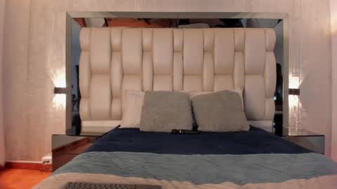 Snapshot of _saragarcia_ chatting on 02.13.25 Sara online show from 02.13.25