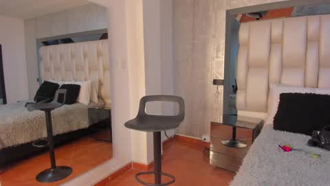 Snapshot of _saragarcia_ chatting on 03.10.25 Sara online show from 03.10.25