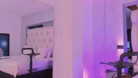 Snapshot of _saragarcia_ chatting on 09.24.25 Sara online show from 09.24.25